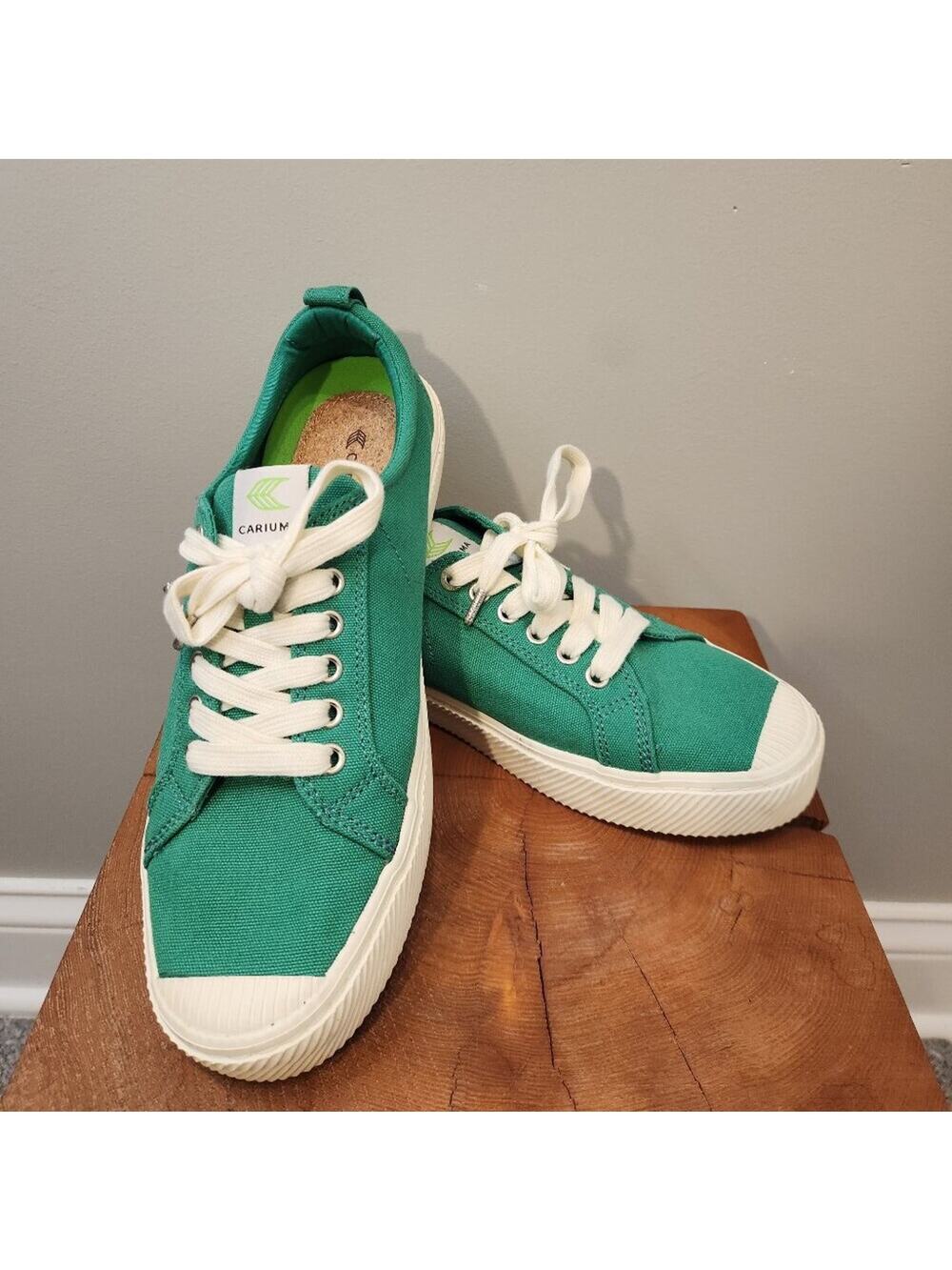 Cariuma OCA Low Green Canvas Sneakers Tennis Preppy Athleisure Unisex - Size 9